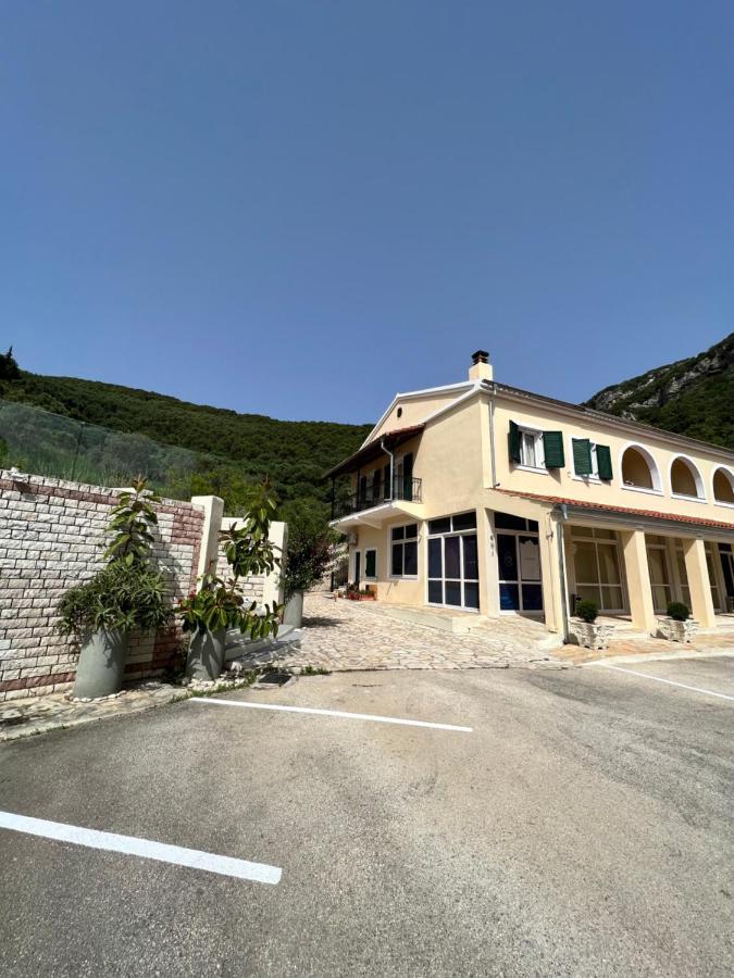 Lithino Apartments - 5Min From The Beach Άγιος Ιωάννης Περιστερών Εξωτερικό φωτογραφία